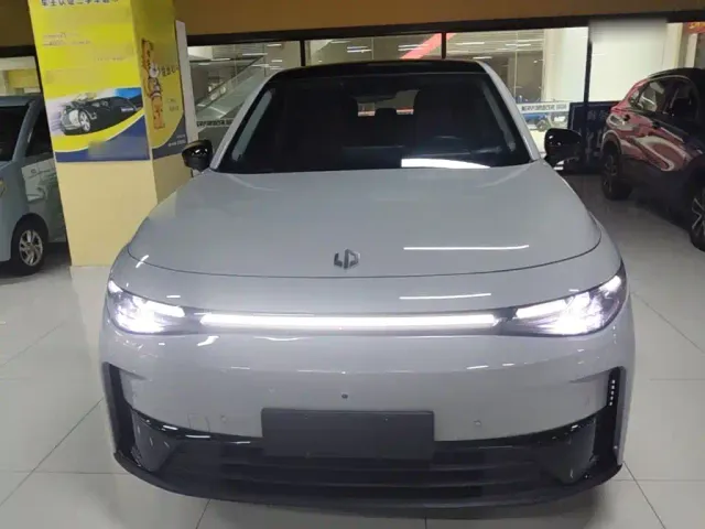 Leapmotor C10 — Фото автомобиля 2
