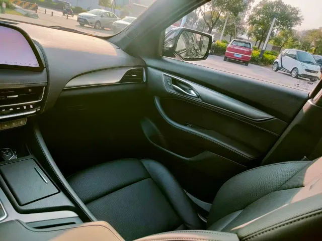 Cadillac CT5 — Фото автомобиля 30