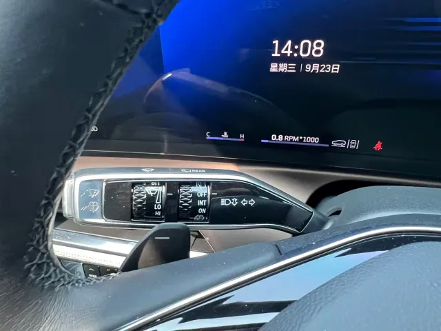 Cadillac Cadillac GT4 2023 25T Premium Edition — Фото автомобиля 8