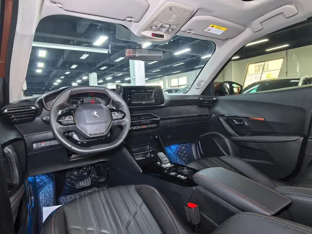 Peugeot 2008 — Фото автомобиля 13