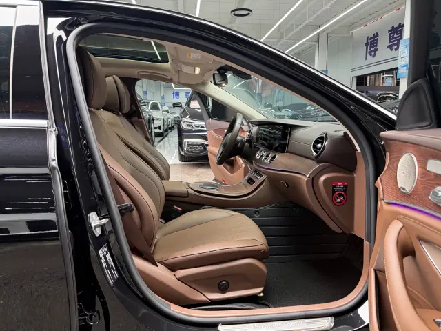 Mercedes-Benz E-Class — Фото автомобиля 15