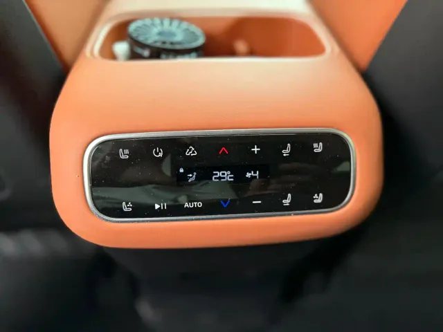 Leapmotor C16 — Фото автомобиля 5