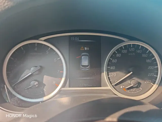 Nissan Tiida — Фото автомобиля 9