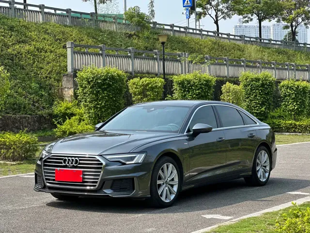 Фотография автомобиля — Audi A6L