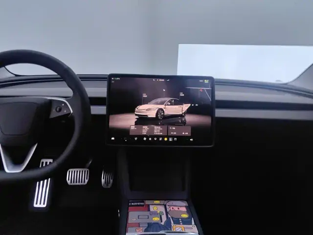 Tesla Model 3 — Фото автомобиля 13