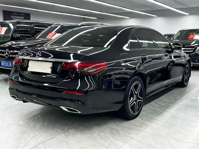 Mercedes-Benz E-Class — Фото автомобиля 6