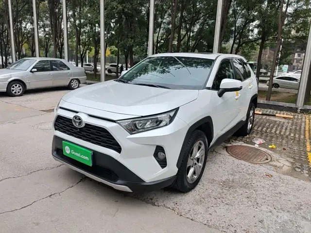 Фотография автомобиля — Toyota RAV4