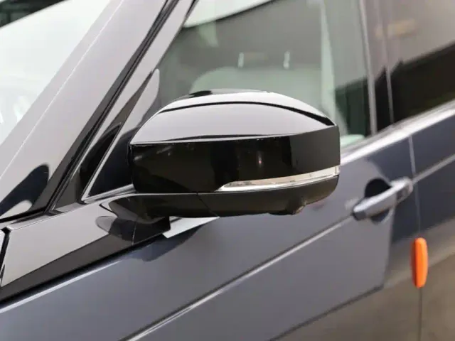 Land Rover Discovery — Фото автомобиля 27