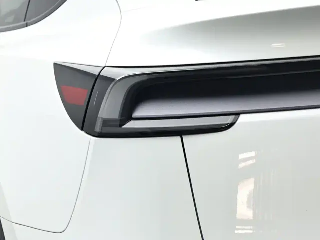 Tesla Model Y — Фото автомобиля 7