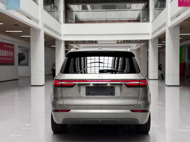 Li Auto ONE — Фото автомобиля 6