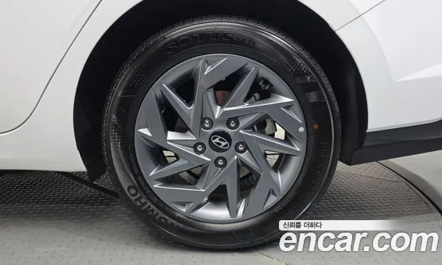 Hyundai Avante CN7 — Фото автомобиля 6
