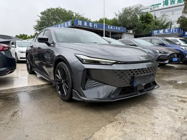 Changan UNI-V — Фото автомобиля 3