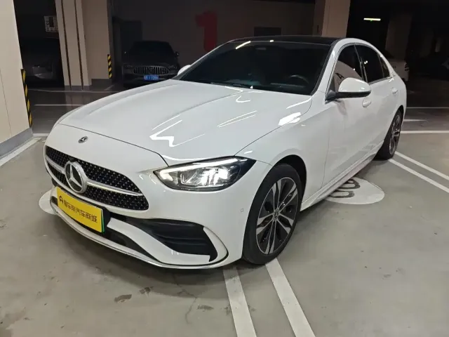 Фотография автомобиля — Mercedes-Benz C-Class