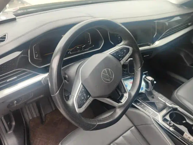 Volkswagen Passat — Фото автомобиля 15