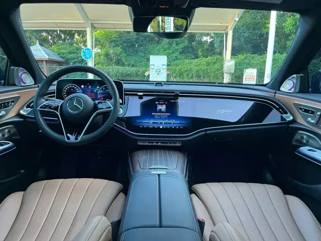 Mercedes-Benz E-Class — Фото автомобиля 5