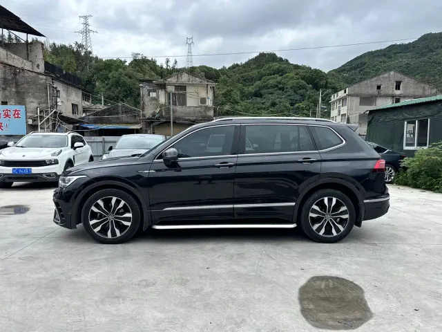 Volkswagen Tiguan L — Фото автомобиля 2