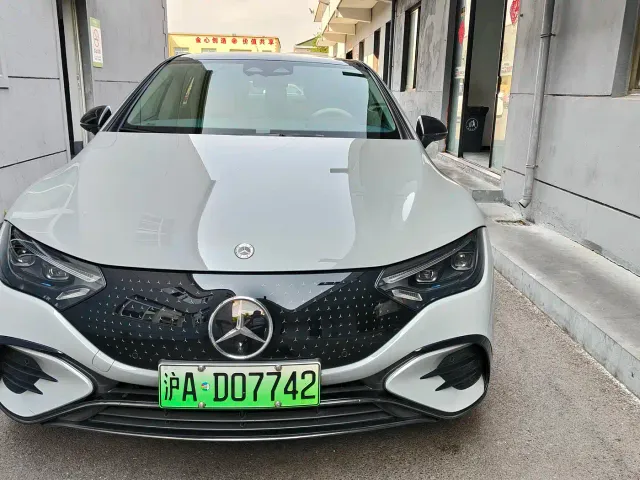 Mercedes-Benz EQE — Фото автомобиля 2