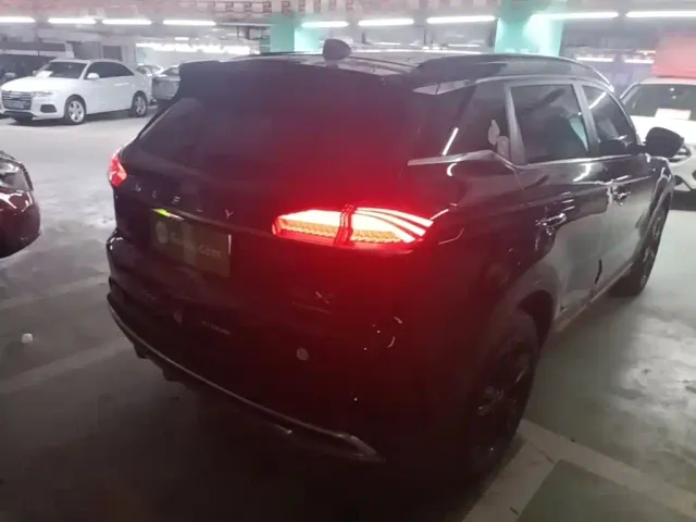 Geely Boyue — Фото автомобиля 6