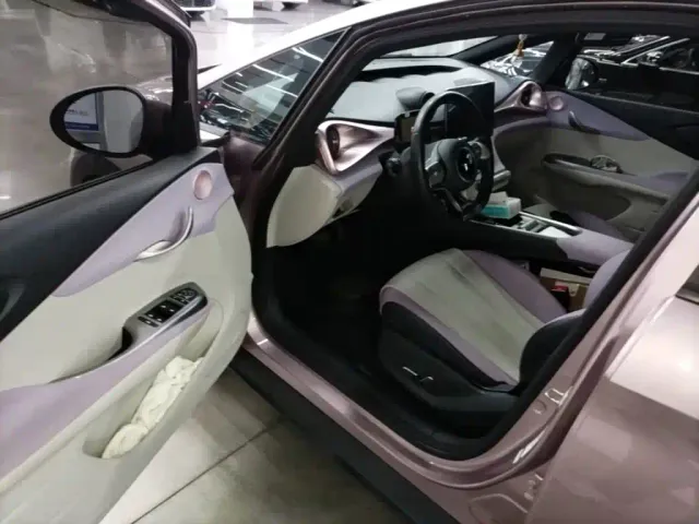 BYD Dolphin — Фото автомобиля 11