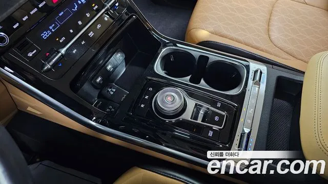 Kia Carnival Generation 4 — Фото автомобиля 9