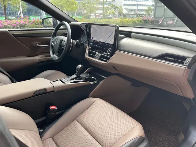Lexus ES — Фото автомобиля 11