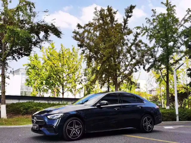 Фотография автомобиля — Mercedes-Benz C-Class