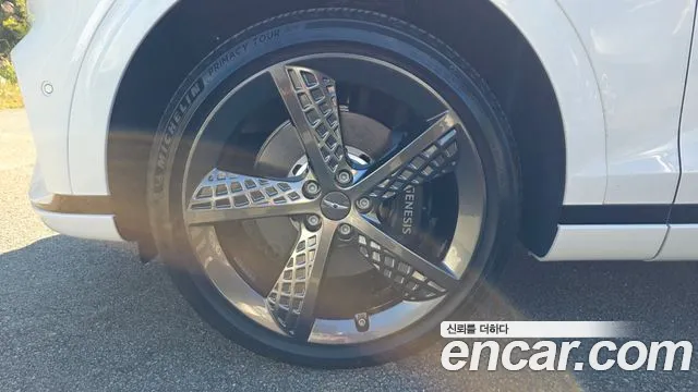 Genesis GV70 — Фото автомобиля 5