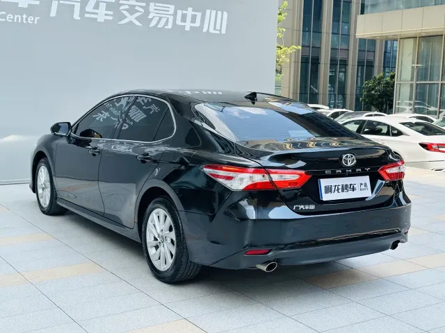 Toyota Camry — Фото автомобиля 16