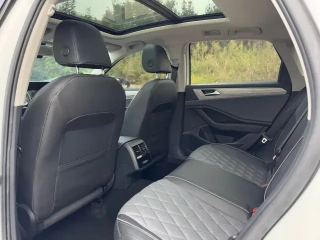 Volkswagen Sagitar — Фото автомобиля 5