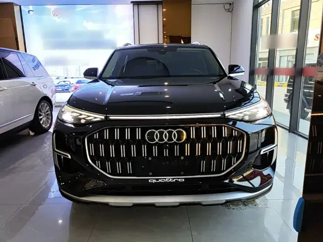 Audi Q6 — Фото автомобиля 2