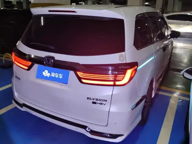 Honda Elysion — Фото автомобиля 3
