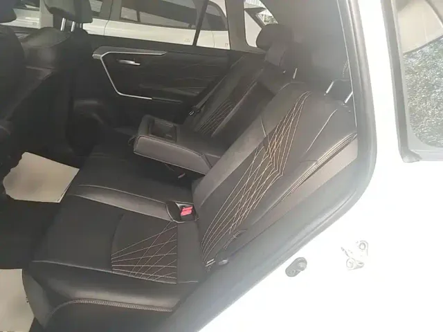 Toyota RAV4 — Фото автомобиля 16