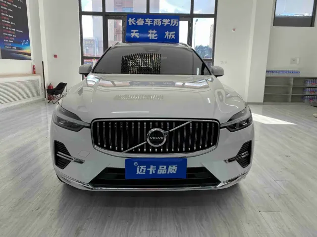 Volvo XC60 — Фото автомобиля 2