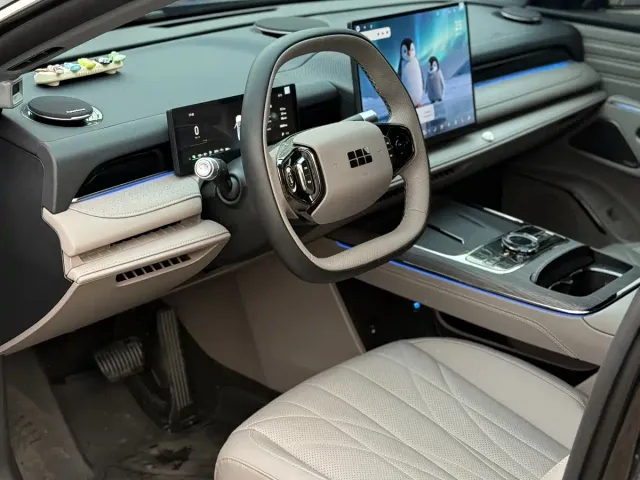 Geely Galaxy Galaxy Xingyao 8 — Фото автомобиля 12