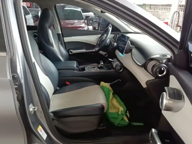 BYD Yuan PLUS — Фото автомобиля 24