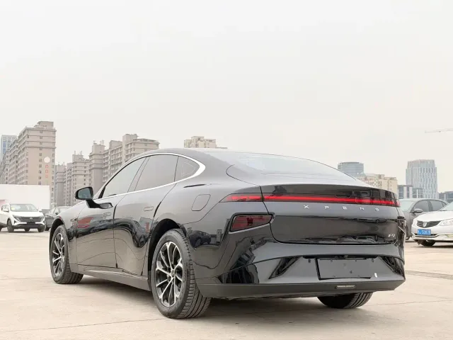 Xpeng P7 — Фото автомобиля 4
