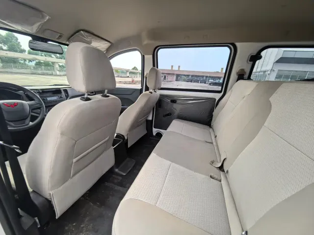 Wuling Hongguang V — Фото автомобиля 8