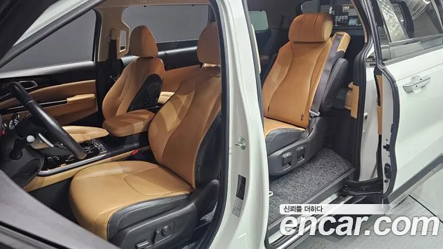 Kia Carnival Generation 4 — Фото автомобиля 13