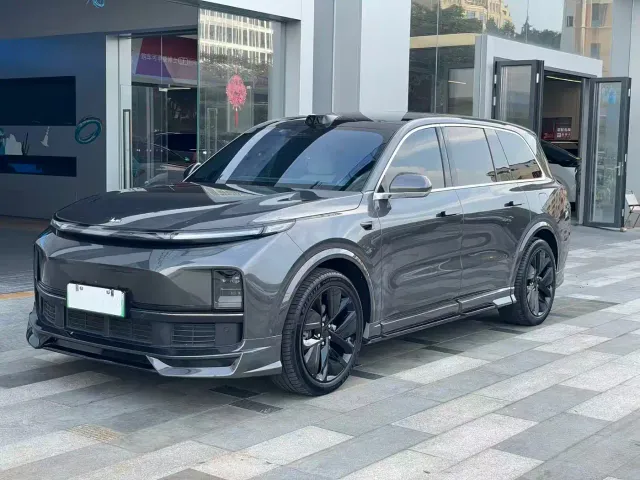 Li Auto L9 — Фото автомобиля 16