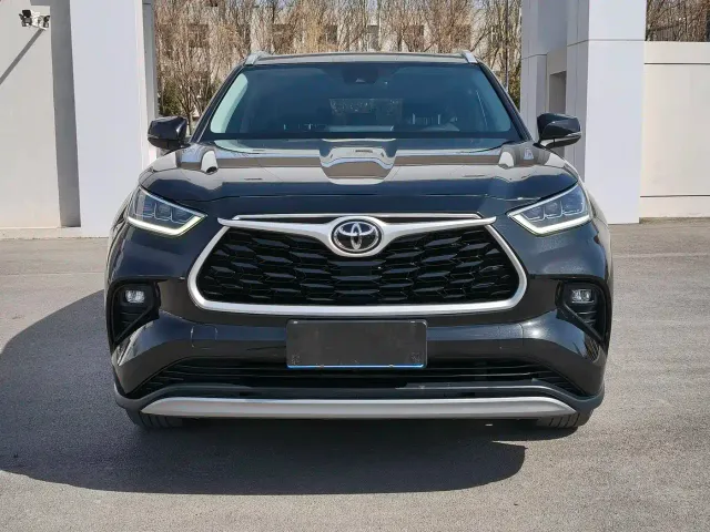 Toyota Highlander — Фото автомобиля 2