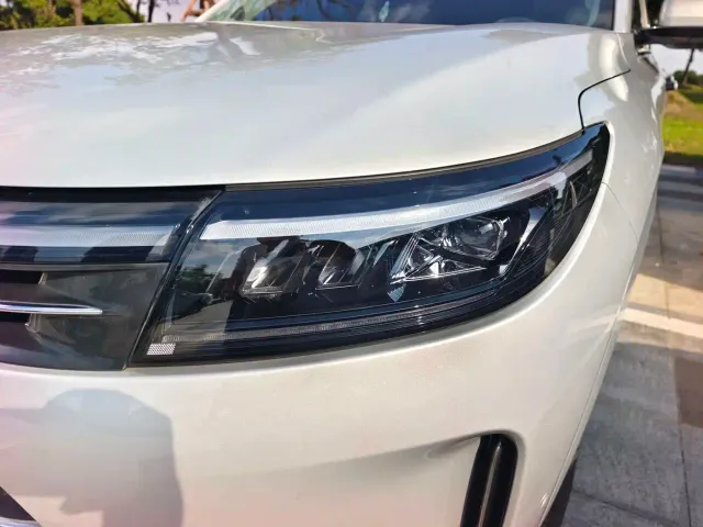 Aito M7 — Фото автомобиля 2