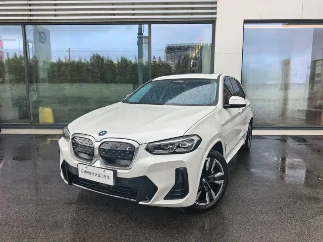 Фотография автомобиля — BMW iX3