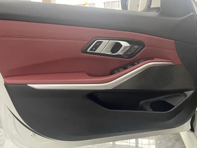 BMW 3 Series — Фото автомобиля 10