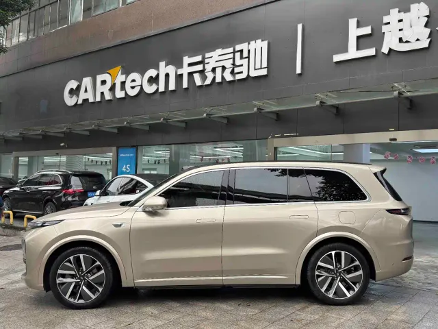 Li Auto L9 — Фото автомобиля 5
