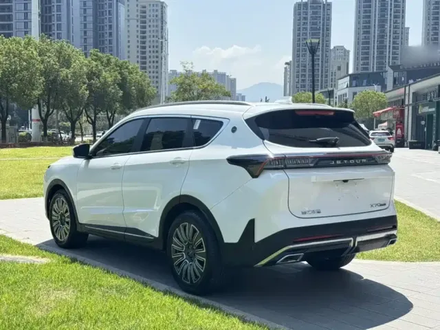 Jetour X70 Plus — Фото автомобиля 7