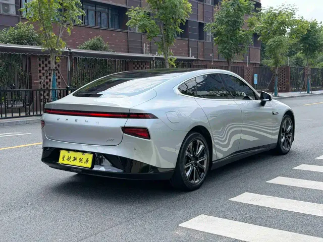 Xpeng P7 — Фото автомобиля 6