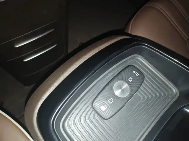 Roewe iMAX8 — Фото автомобиля 8