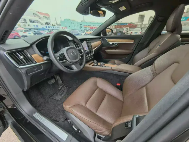 Volvo S90 — Фото автомобиля 7