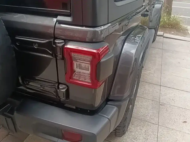 Jeep Wrangler — Фото автомобиля 7