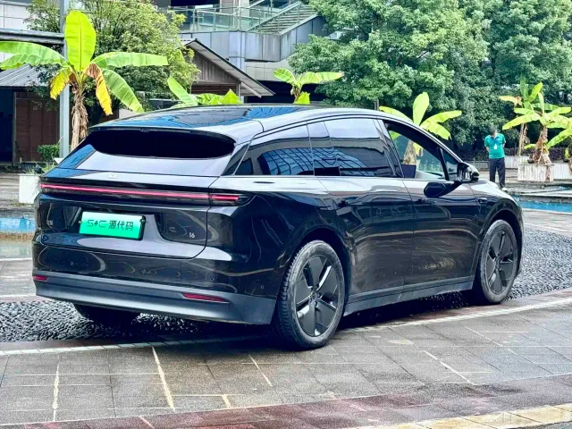 Li Auto i6 — Фото автомобиля 12